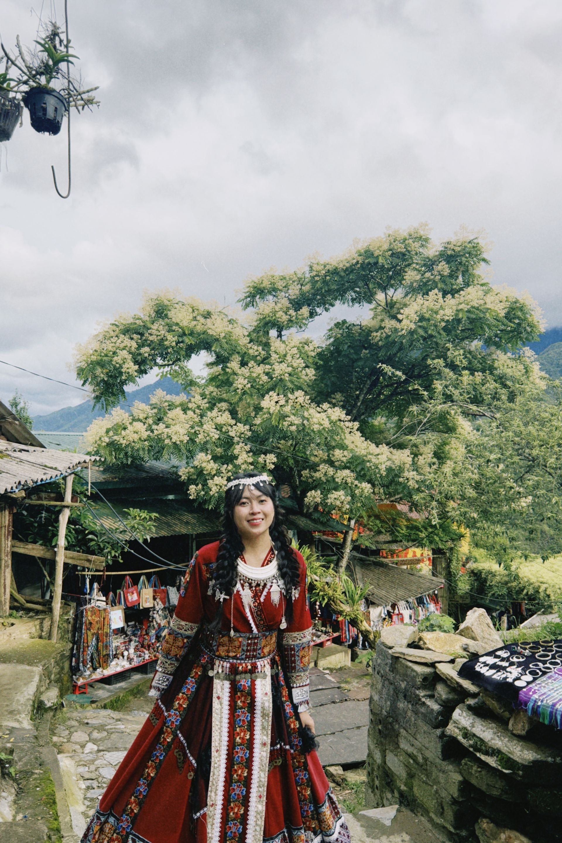 沙壩第一天・雲端山城探索 · 貓貓村文化漫遊  ☁️ 雲端山城 × 番西邦雲海 × 民族風情 × 趣味體驗