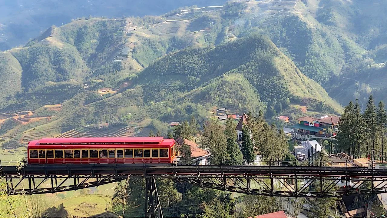 北越經典5天4夜之旅 | 河內・沙壩・番西邦峰・芒花谷觀光列車
