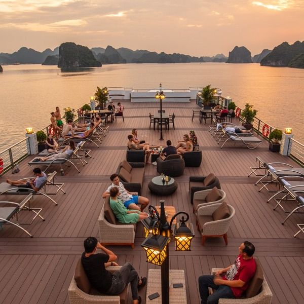 登上下龍灣郵輪：探索海上奇景｜龍洞｜海上夕陽