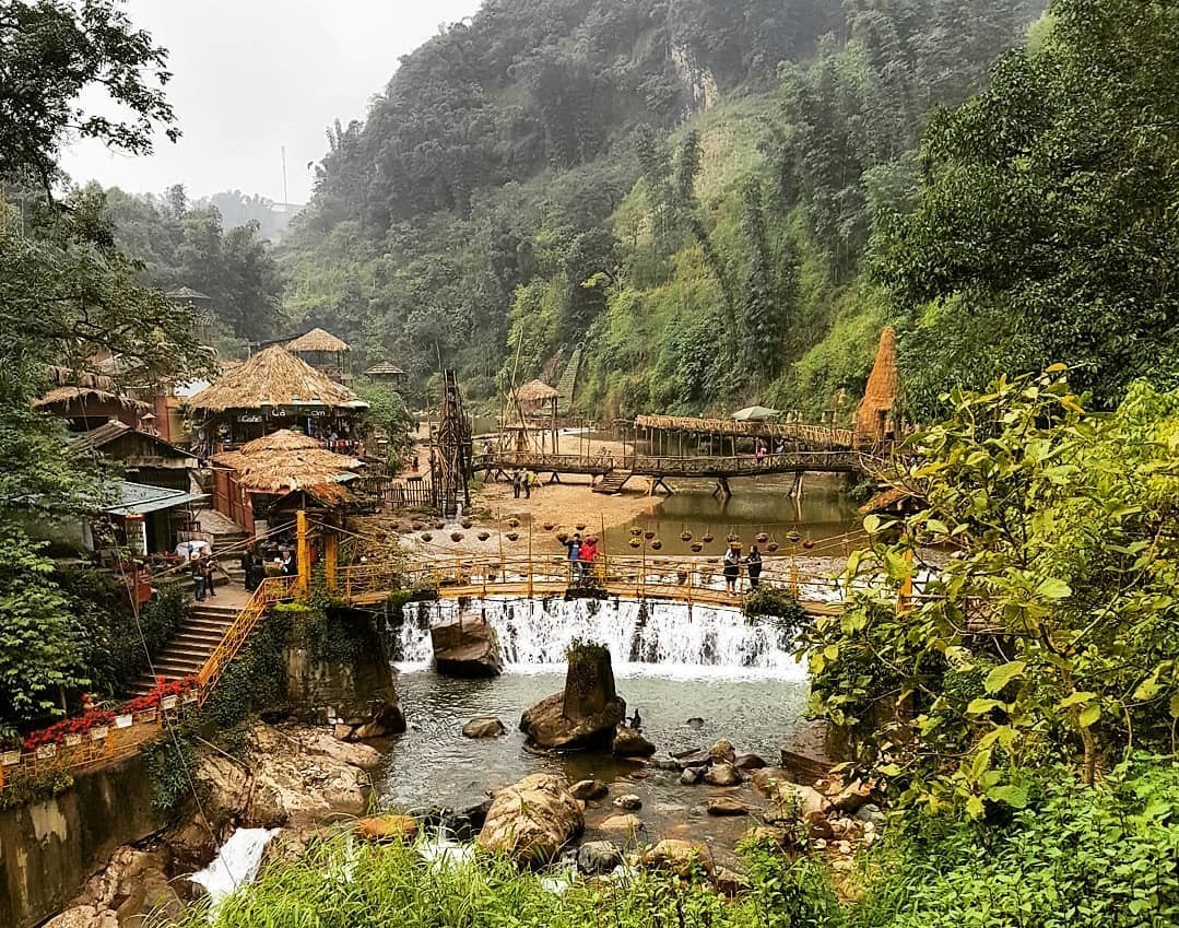 沙壩第一天・雲端山城探索 · 貓貓村文化漫遊  ☁️ 雲端山城 × 番西邦雲海 × 民族風情 × 趣味體驗